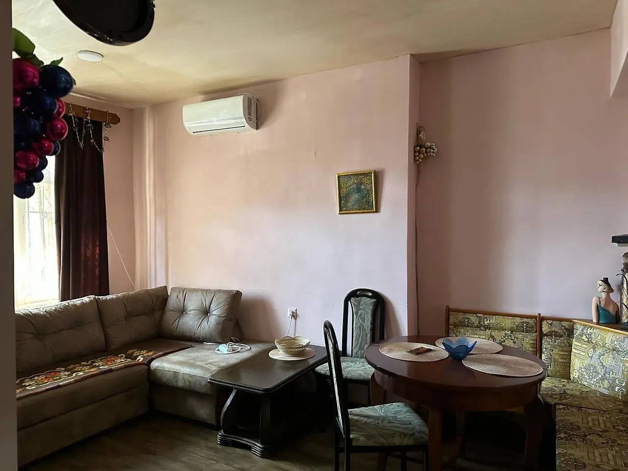 Historical Apartment In City Center Tbilisi
